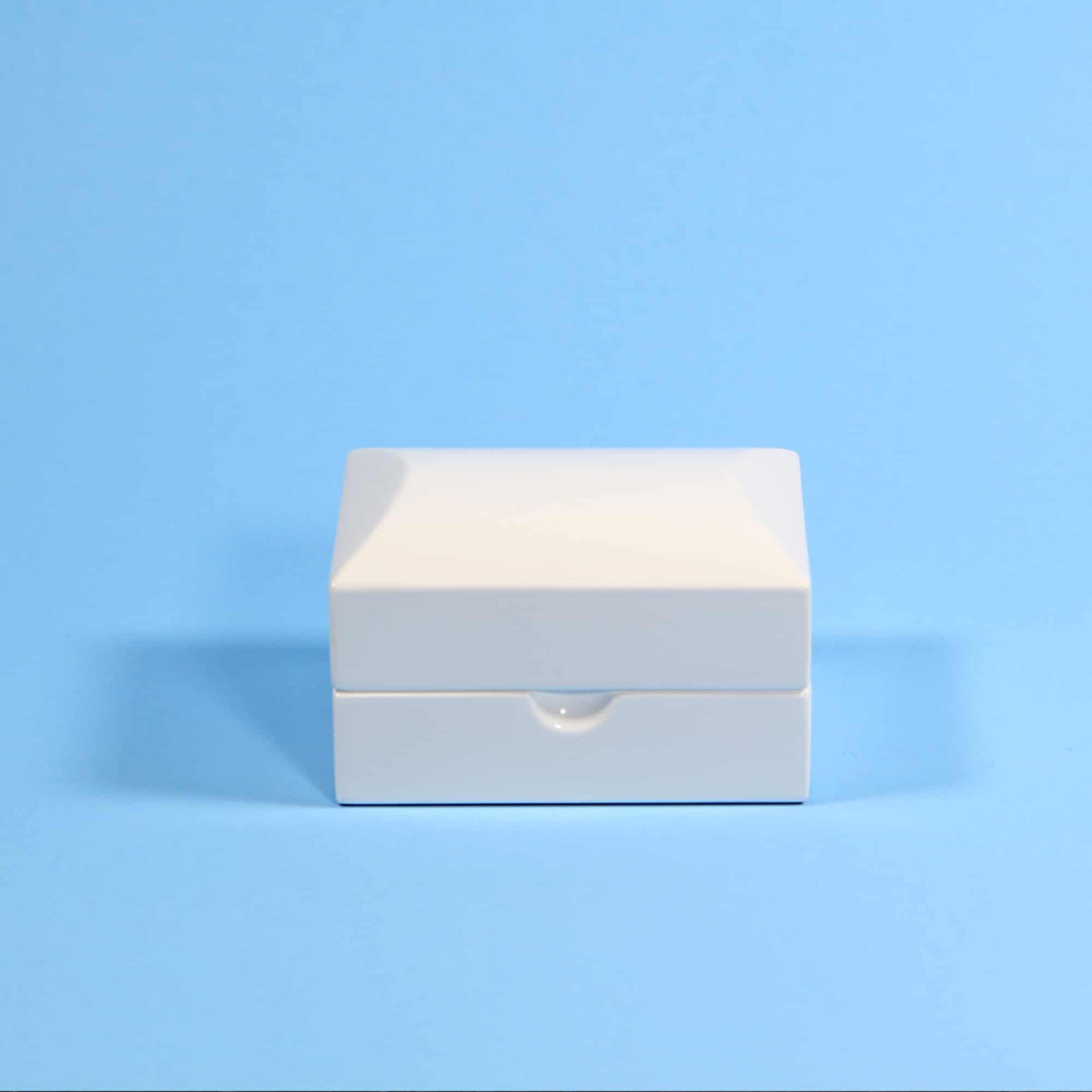 Luxury gloss white ring box for engagements, ,proposals, weddings and more. Velvet interior ensures the protection of your gems! The perfect modern ring box for your special day. This modern ring box can hold up to two rings.