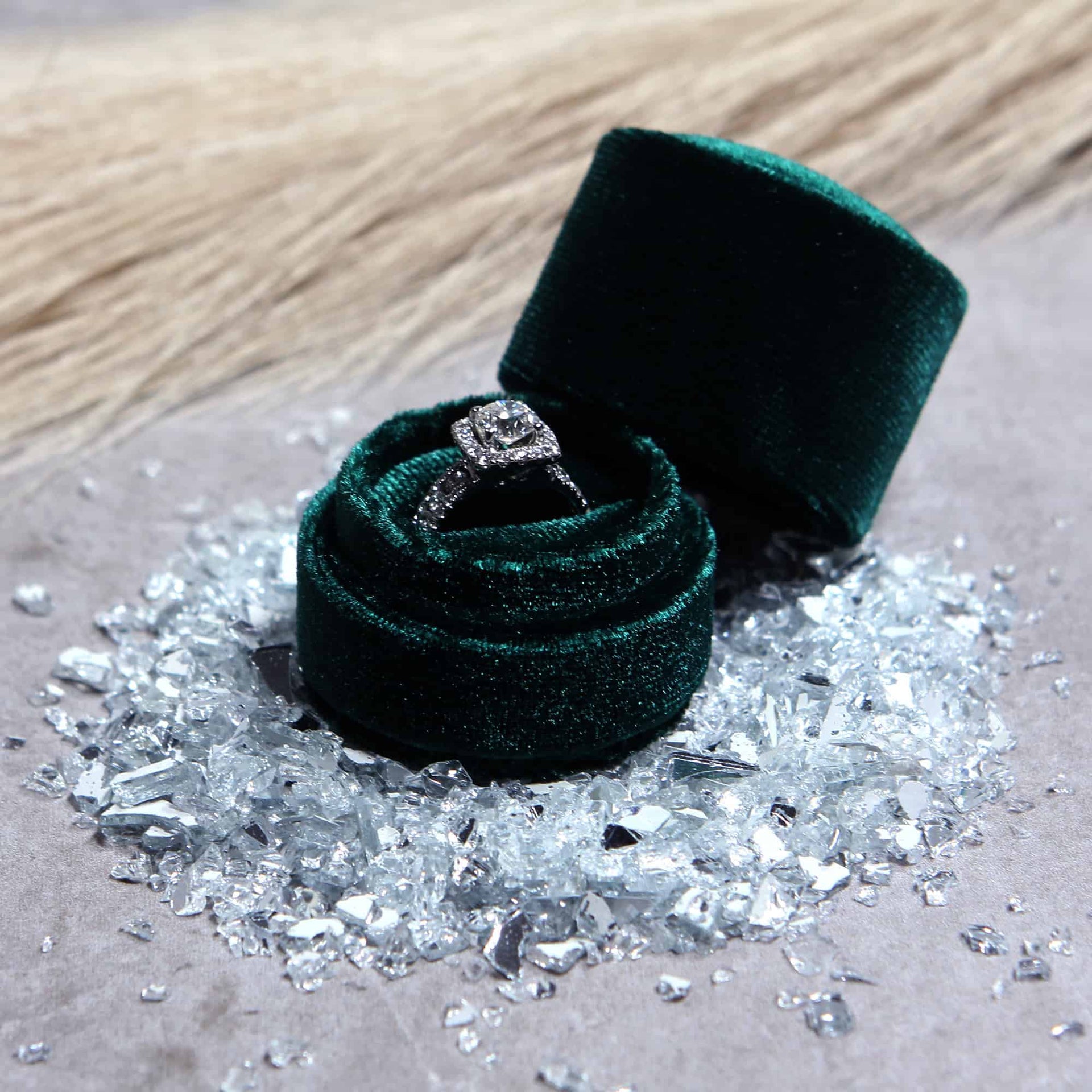 green velvet ring box, heirloom ring box, proposal ring box, ring box, ring, luxury ring box, velvet ring box, engagement ring box, best ring box