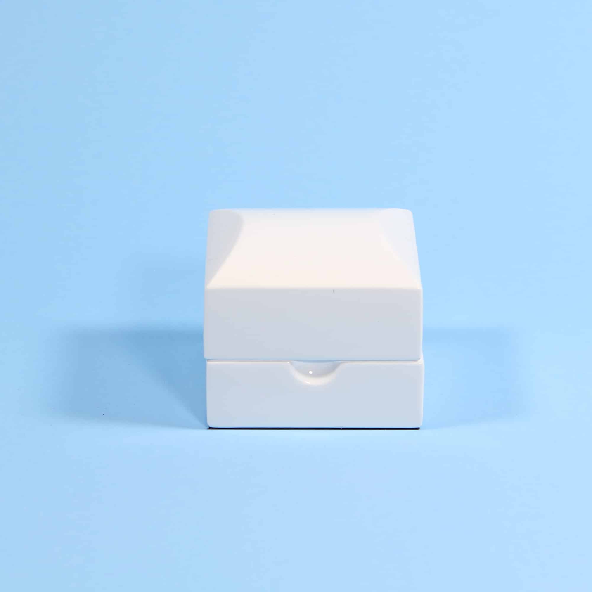 Plain sale ring box