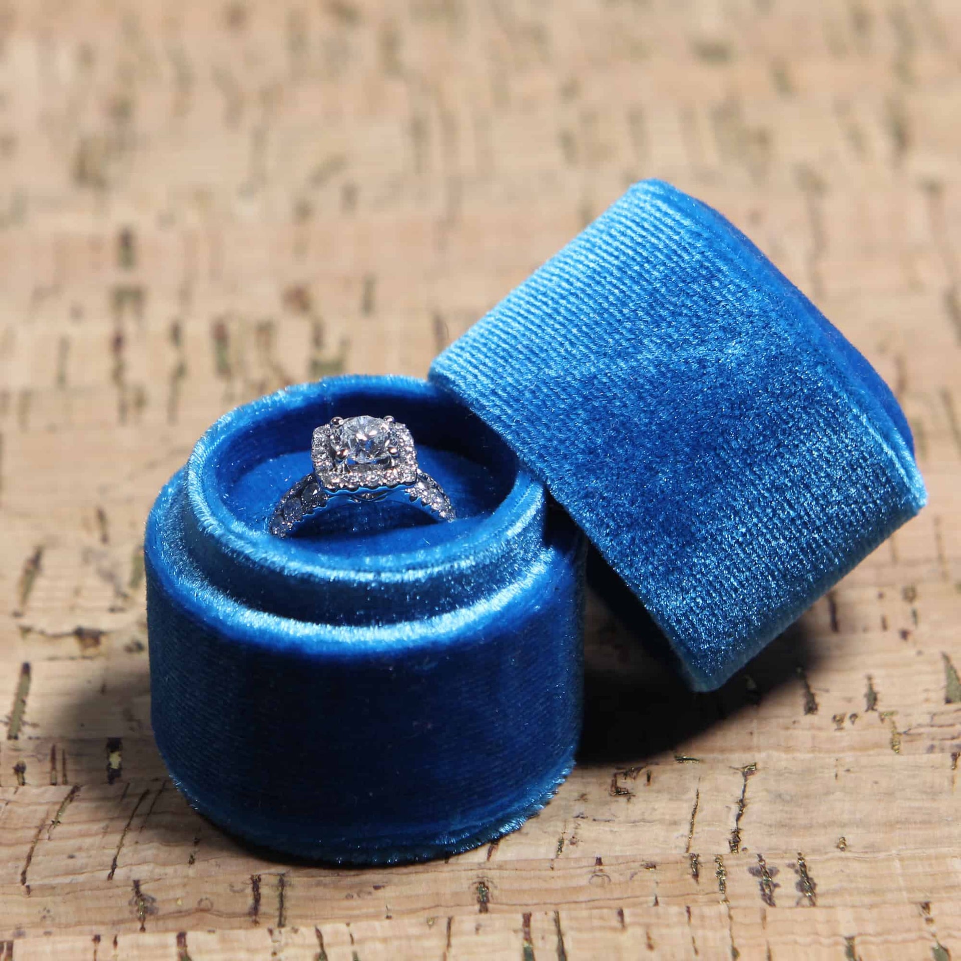 Evoke emotions of grandeur and extravagance with this stunning blue velvet ring box. Great for gifts, anniversaries, and proposals!