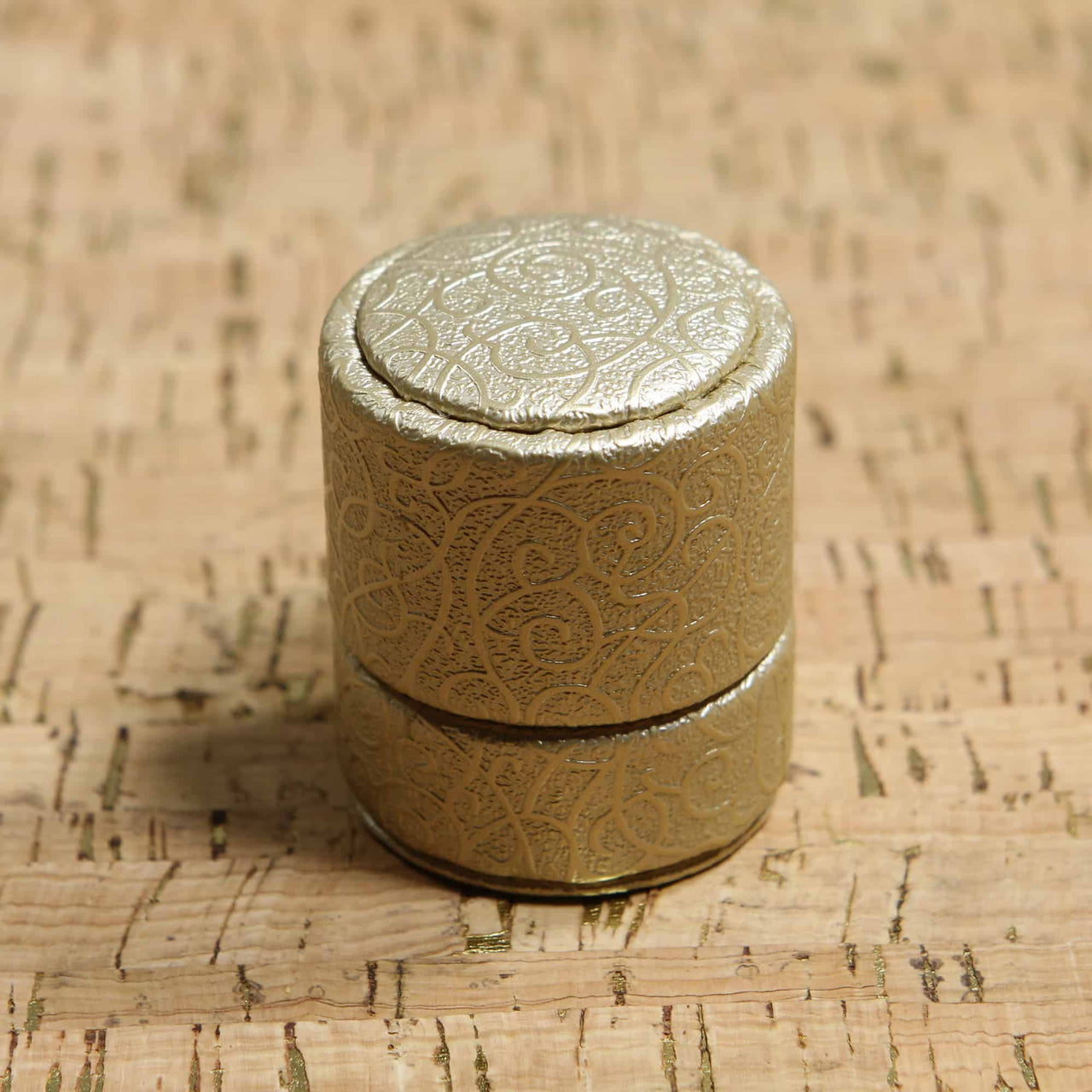 Gold Heirloom Ring Box - Round