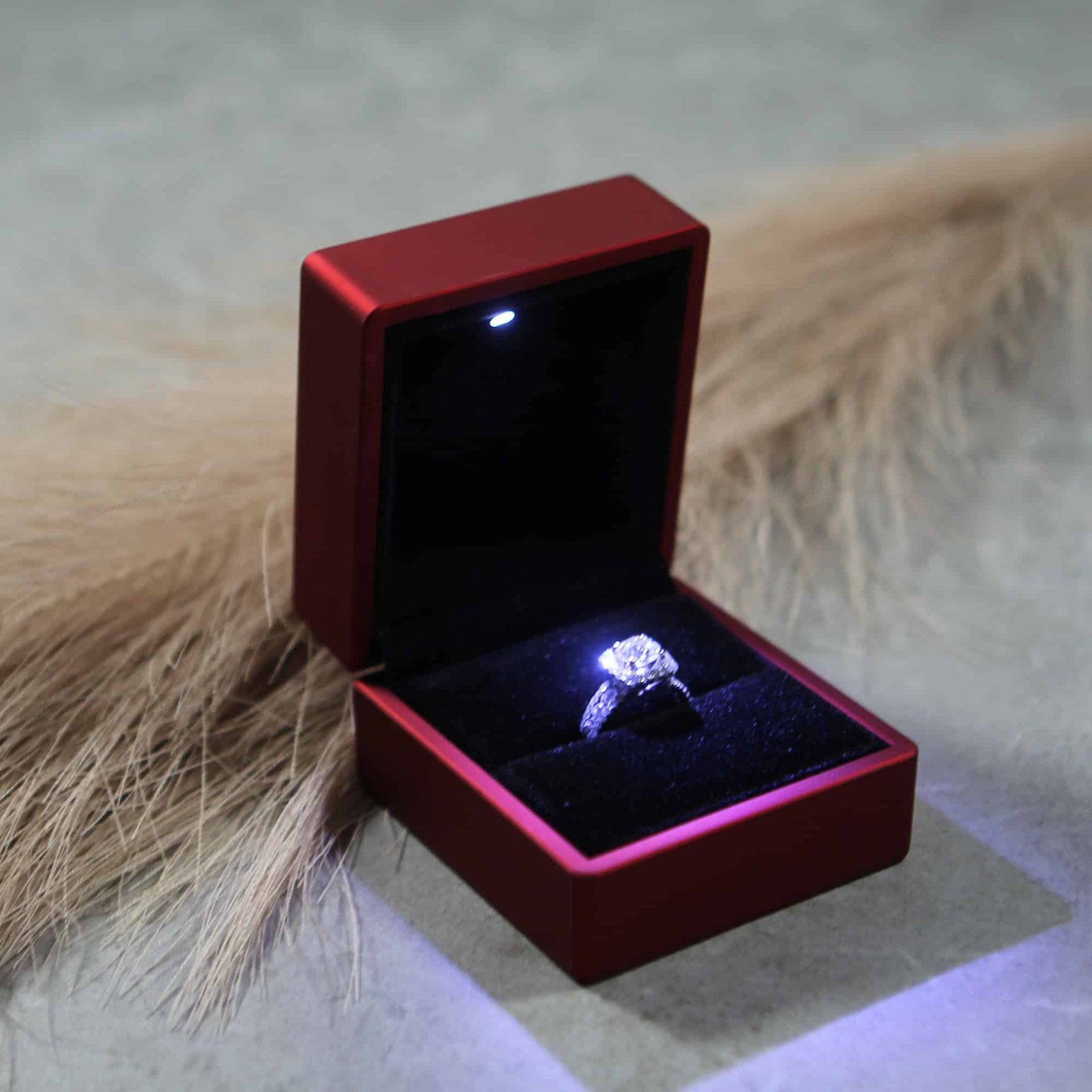 RED LED RING BOX PERFECT FOR ENGAGEMENTS , WEDDINGS , PROPOSALS AND MORE, ring box with light, light up ring box