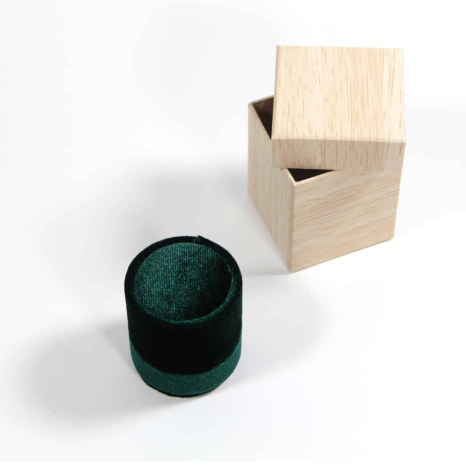 green velvet ring box, heirloom ring box, proposal ring box, ring box, ring, luxury ring box, velvet ring box, engagement ring box, best ring box, ,modern packaging